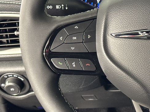 New 2026 Chrysler Pacifica Select w/ S Appearance Package FWD image 17