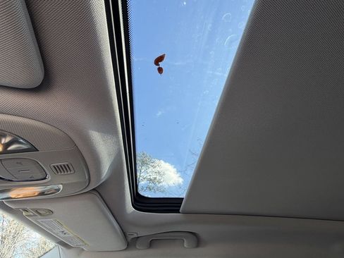 Used 2018 Jeep Compass Limited w/ Navigation Group image 26