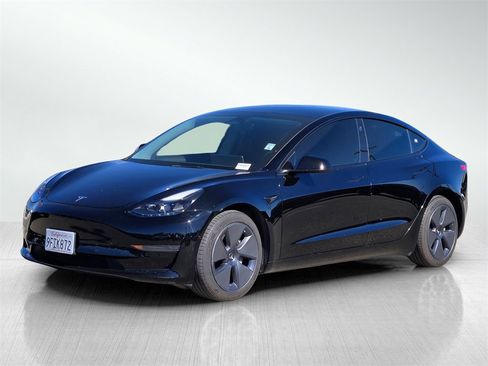Used 2021 Tesla Model Y Long Range image 8