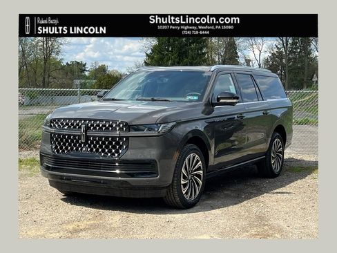 New 2025 Lincoln Navigator L Black Label AWD/4WD image 1