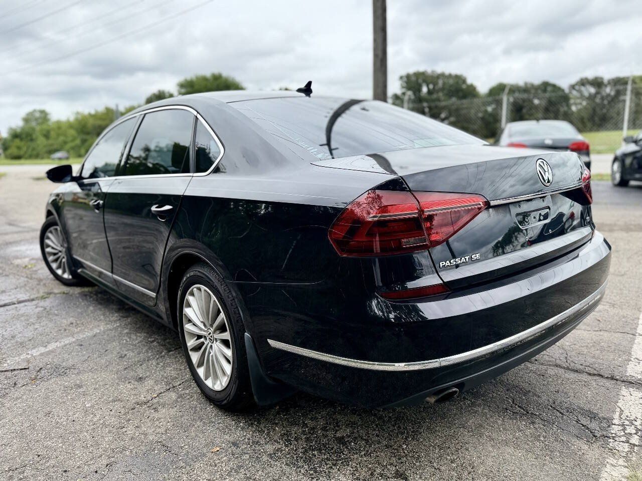 Used 2017 Volkswagen Passat 1.8T SE w/ SE Lighting Package FWD image 5