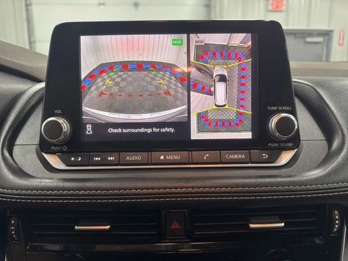 Used 2021 Nissan Rogue SV AWD/4WD image 18