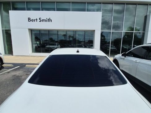 Used 2025 Volkswagen Jetta SE w/ Sunroof Package FWD image 4