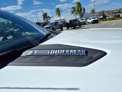 Used 2024 Chevrolet Silverado 2500 LT AWD/4WD image 11