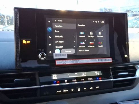 Certified 2025 Toyota Sienna LE w/ LE Plus Package FWD image 12