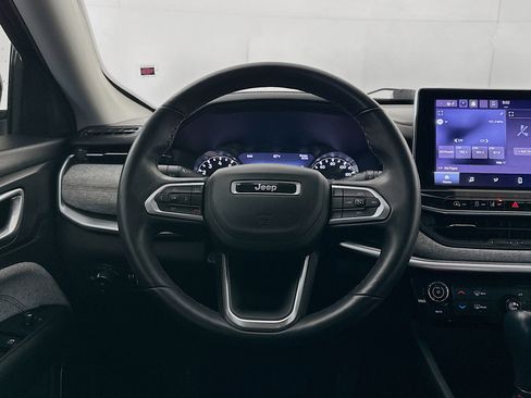 Used 2022 Jeep Compass Latitude image 18