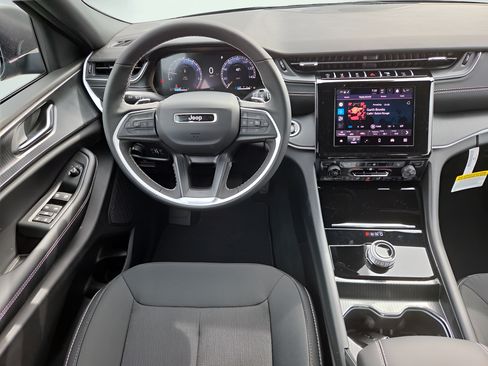 New 2026 Jeep Grand Cherokee Laredo AWD/4WD image 11