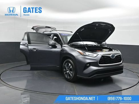 Used 2020 Toyota Highlander XLE AWD/4WD image 59
