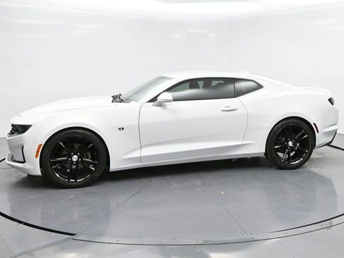 Used 2020 Chevrolet Camaro LT w/ RS Package image 4