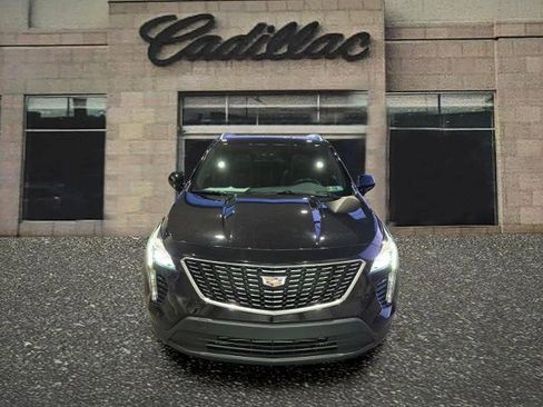 Used 2023 Cadillac XT4 Luxury w/ Cold Weather Package image 8