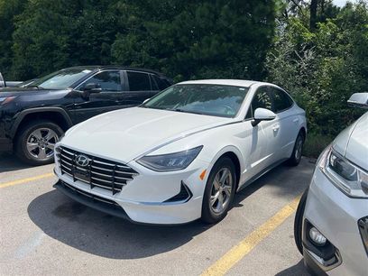 Used 2023 Hyundai Sonata SE w/ Preferred Accessory Package