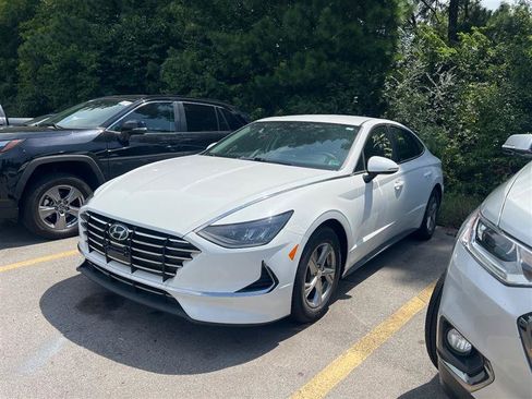 Used 2023 Hyundai Sonata SE w/ Preferred Accessory Package FWD image 1