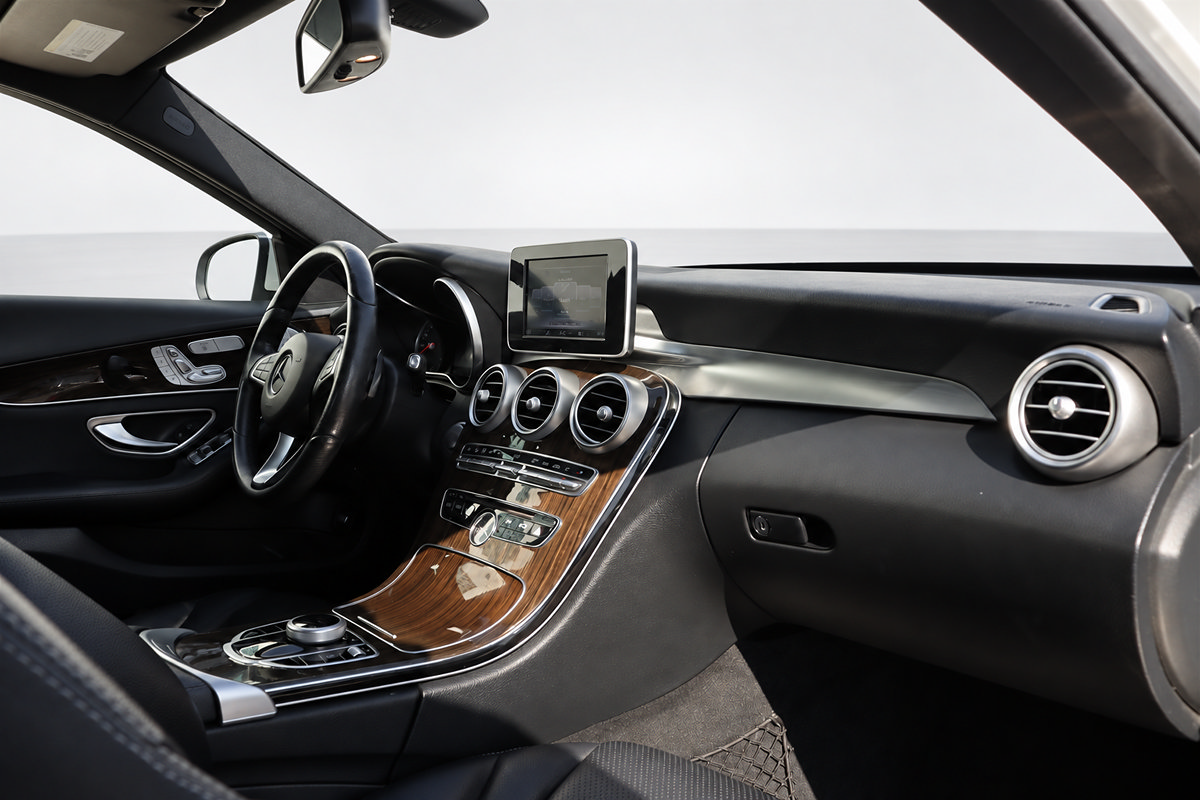 Used 2018 Mercedes-Benz C 300 4MATIC Sedan w/ Premium Package image 22