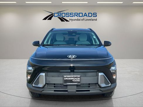 Used 2025 Hyundai Kona SEL image 2