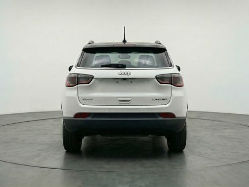 Used 2025 Jeep Compass Limited image 7