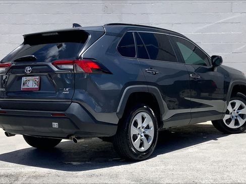 Used 2020 Toyota RAV4 LE AWD/4WD image 22