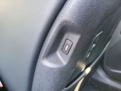 Used 2025 Kia Sportage EX image 10