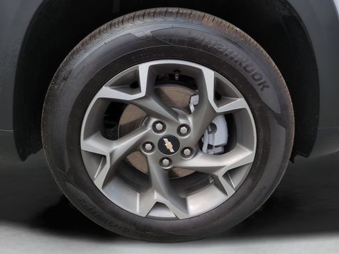 Used 2025 Chevrolet Trax LT w/ Driver Confidence Package FWD image 25