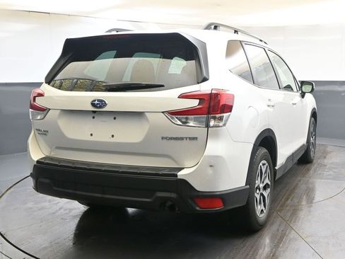 Certified 2023 Subaru Forester Premium image 5