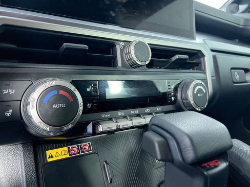 Used 2025 Toyota 4Runner TRD Off-Road Premium AWD/4WD image 24