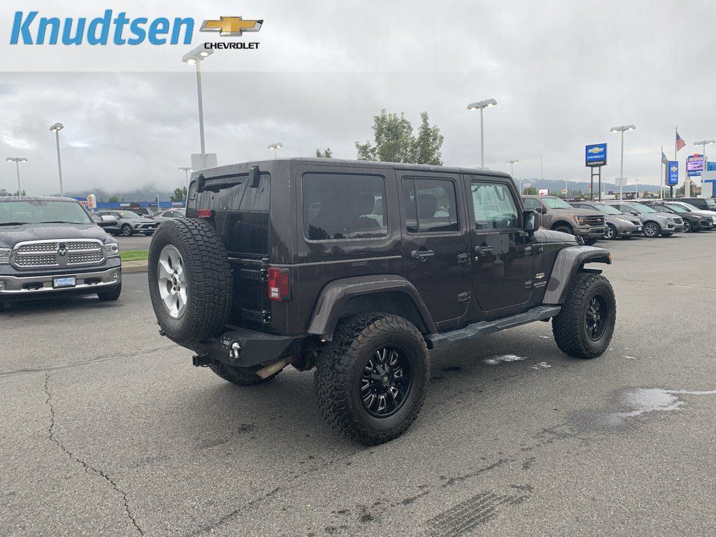 Used 2013 Jeep Wrangler Unlimited Sahara w/ Connectivity Group AWD/4WD image 7