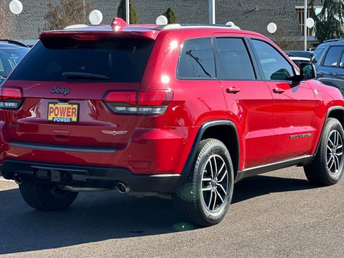 Used 2019 Jeep Grand Cherokee Trailhawk w/ Trailhawk Luxury Group image 4