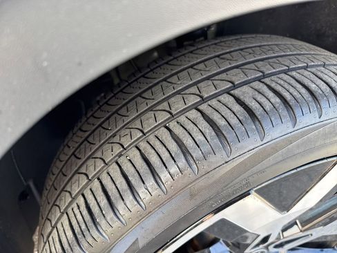 Used 2023 Volkswagen Taos SEL image 49