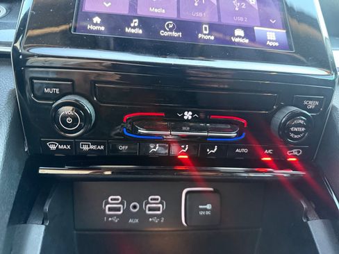 Used 2023 Jeep Grand Cherokee L Laredo image 25