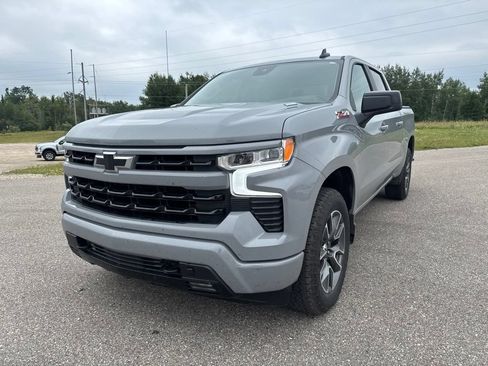 Used 2024 Chevrolet Silverado 1500 RST w/ Z71 Off-Road Package AWD/4WD image 7