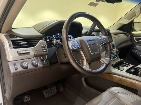 Certified 2019 GMC Yukon Denali w/ Open Road Package AWD/4WD image 9