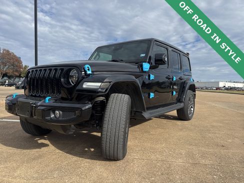 Used 2022 Jeep Wrangler Sahara image 9