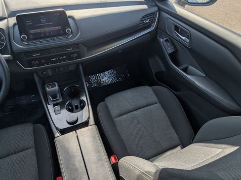 Used 2025 Nissan Rogue SV image 27