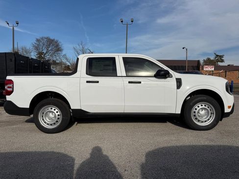 New 2025 Ford Maverick XL image 2