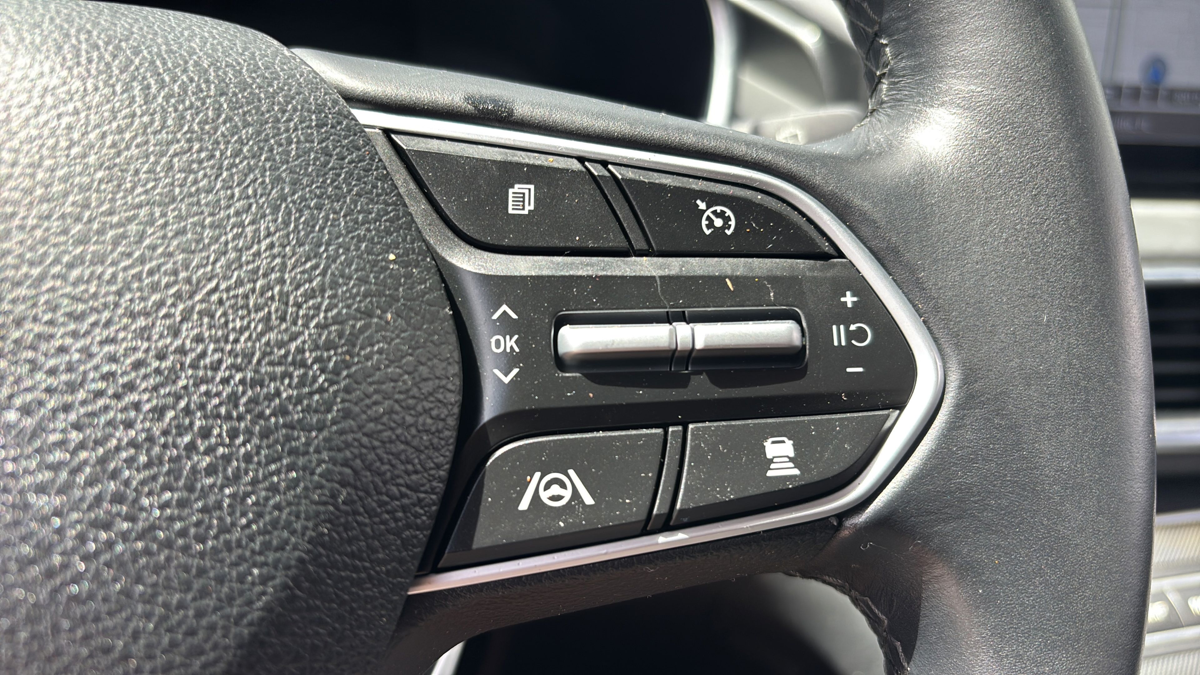 Used 2023 Hyundai Santa Fe SEL FWD image 31