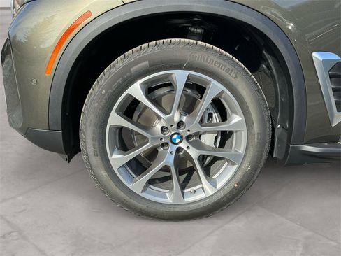 New 2026 BMW X5 xDrive40i w/ Climate Comfort Package image 14