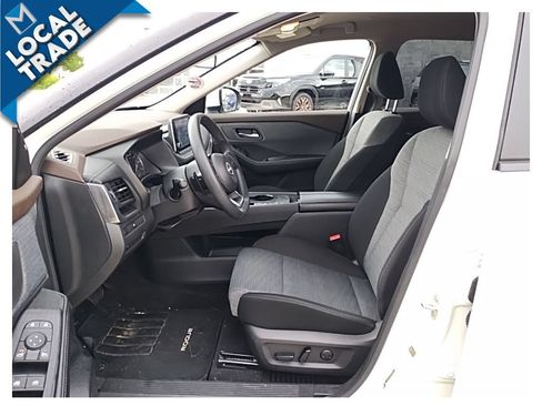 Used 2023 Nissan Rogue SV FWD image 8