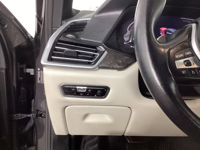 Used 2022 BMW X5 xDrive40i w/ Luxury Seating Package AWD/4WD image 12