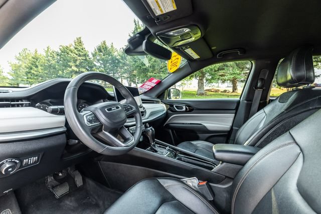 Used 2023 Jeep Compass Limited AWD/4WD image 9