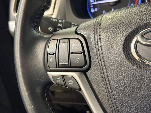 Used 2016 Toyota Highlander XLE AWD/4WD image 33