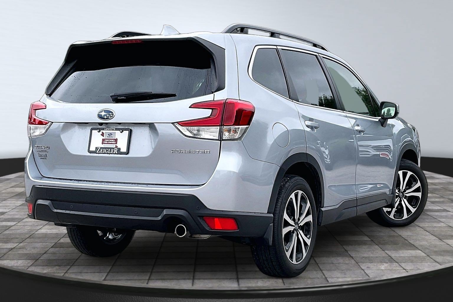 Certified 2023 Subaru Forester Limited AWD/4WD image 2