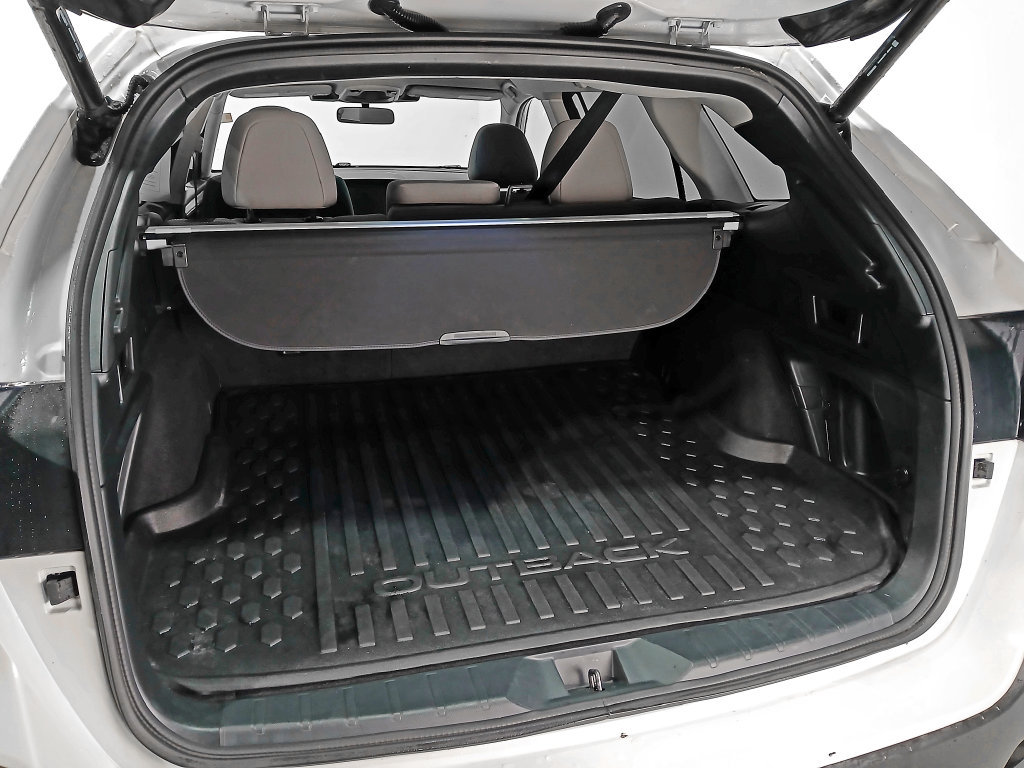 Used 2025 Subaru Outback Premium AWD/4WD image 8