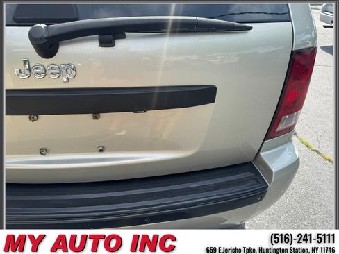 Used 2009 Jeep Grand Cherokee Laredo AWD/4WD image 35