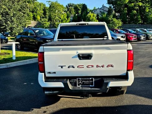 Used 2024 Toyota Tacoma TRD Sport AWD/4WD image 8