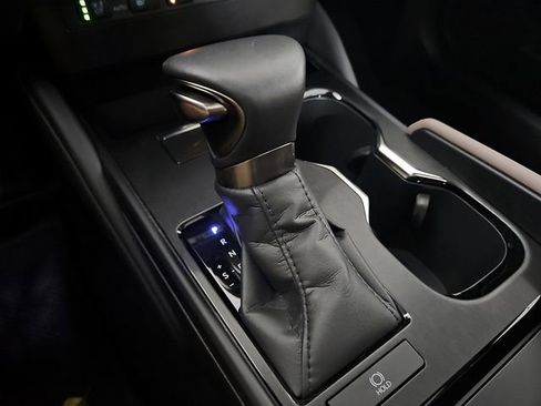 Used 2025 Lexus ES 350 w/ Premium Package image 17