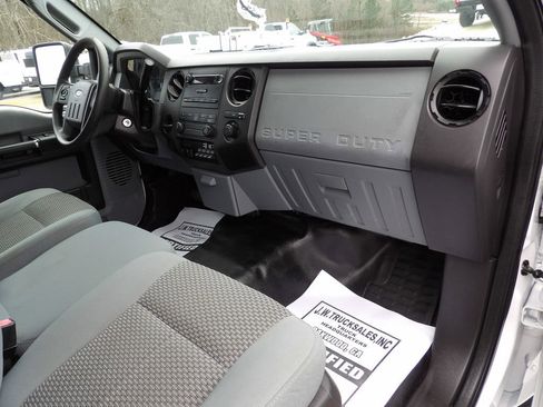 Used 2015 Ford F550 2WD Regular Cab Super Duty w/ Power Equipment Group image 30