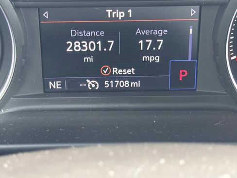 Used 2021 Chevrolet Suburban LT image 27