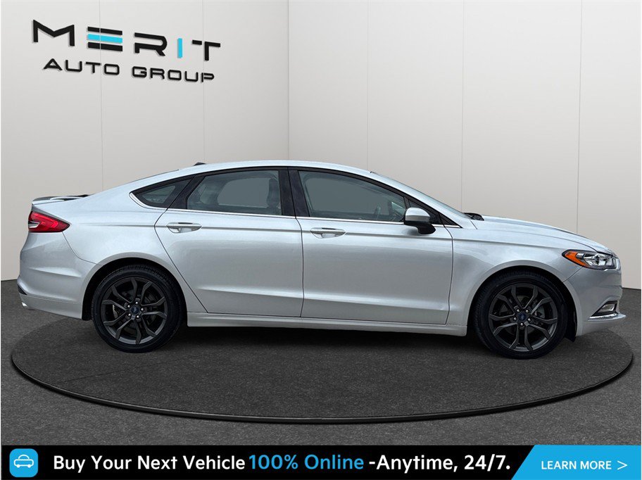 Used 2018 Ford Fusion SE w/ Equipment Group 201A FWD image 10