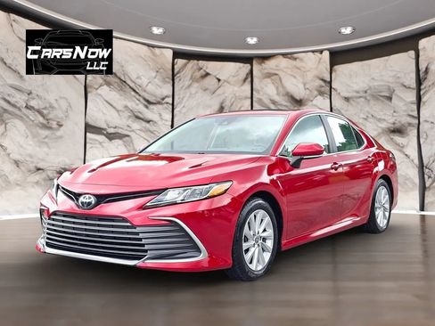 Used 2023 Toyota Camry LE w/ Convenience Package FWD image 3