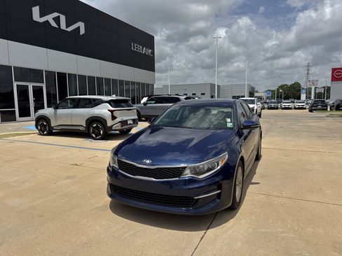 Used 2017 Kia Optima LX FWD image 5