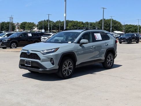 Used 2023 Toyota RAV4 XLE Premium AWD/4WD image 10